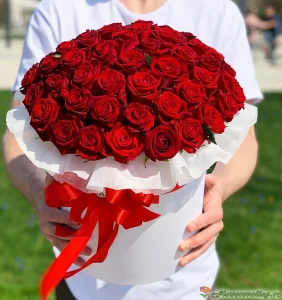 51 роза в коробке, 51 шт