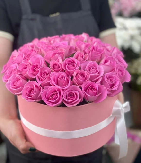 35 розовых роз