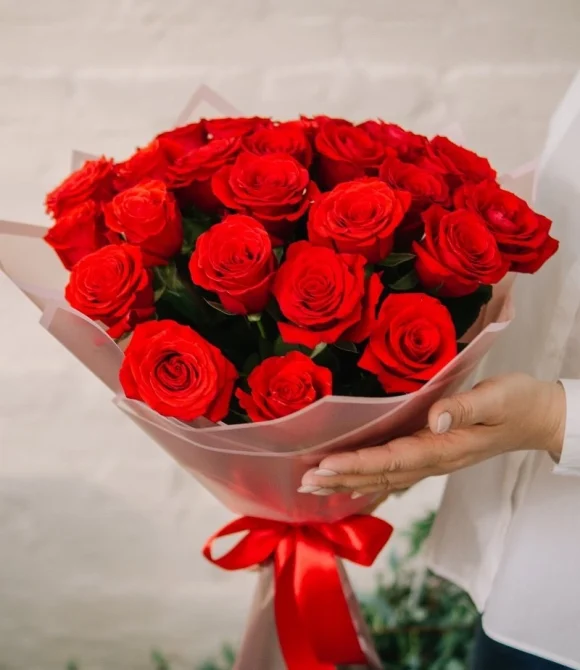 Букет из 15 роз Нина (сорт "Nina", пр-во Эквадор) в упаковке