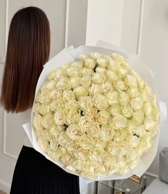 Букет из 101 розы Канделайт (пр-во Эквадор, сорт "Candlelight", пионовид)