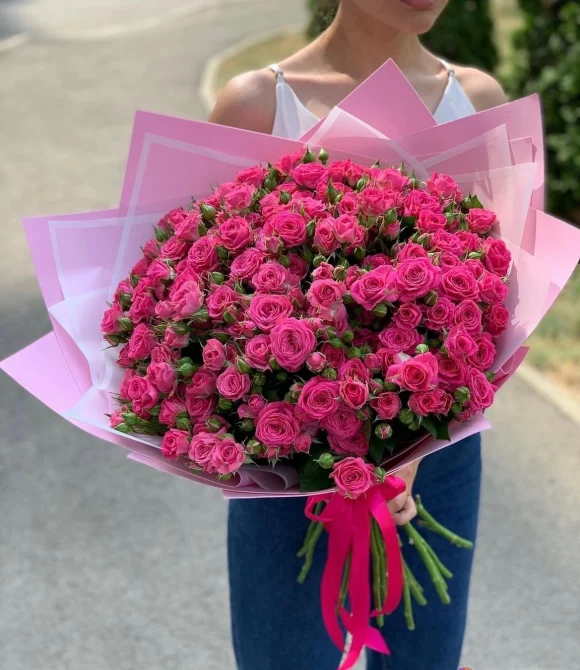 розова роза кустовая