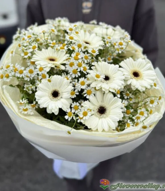букет с герберами и ромашками