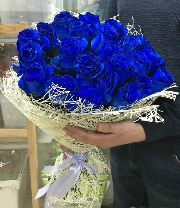 35 синих роз