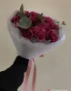 букет из бардовых гвоздик 