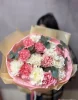 букет из розовой и белой гвоздики