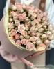 Букет из 15 розовых кустовых роз "Лидия" (Lidia)