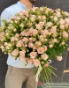 Букет из 51 розовых кустовых роз "Лидия" (Lidia)