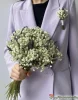 Бутоньерка из гипсофилы и лаванды