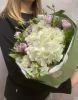 Букет из гортензии и кустовых роз2