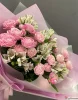 Букет из кустовых роз Леди бамбастик и альстромерии1