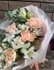 Букет из гвоздик и альстромерий 2
