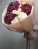 с хризантемой бигуди и кустовой розой 
