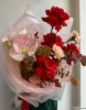 Яркий букет с амариллисами