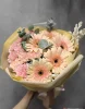 Сборный букет с герберой и гвоздикой