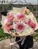 Букет из гербер хризантем и кустовой розы