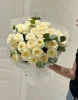 25  белых роз Аваланш