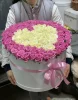 101 роза в шляпгой коробке с сердцем