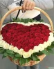101 роза в корзинке