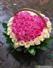 Сердце из 51 розовой розы в корзине