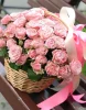 15 кустовых роз в корзинке