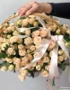 Корзинка из 15 кустовых роз