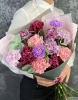 Букет из 15 разноцветных гвоздик